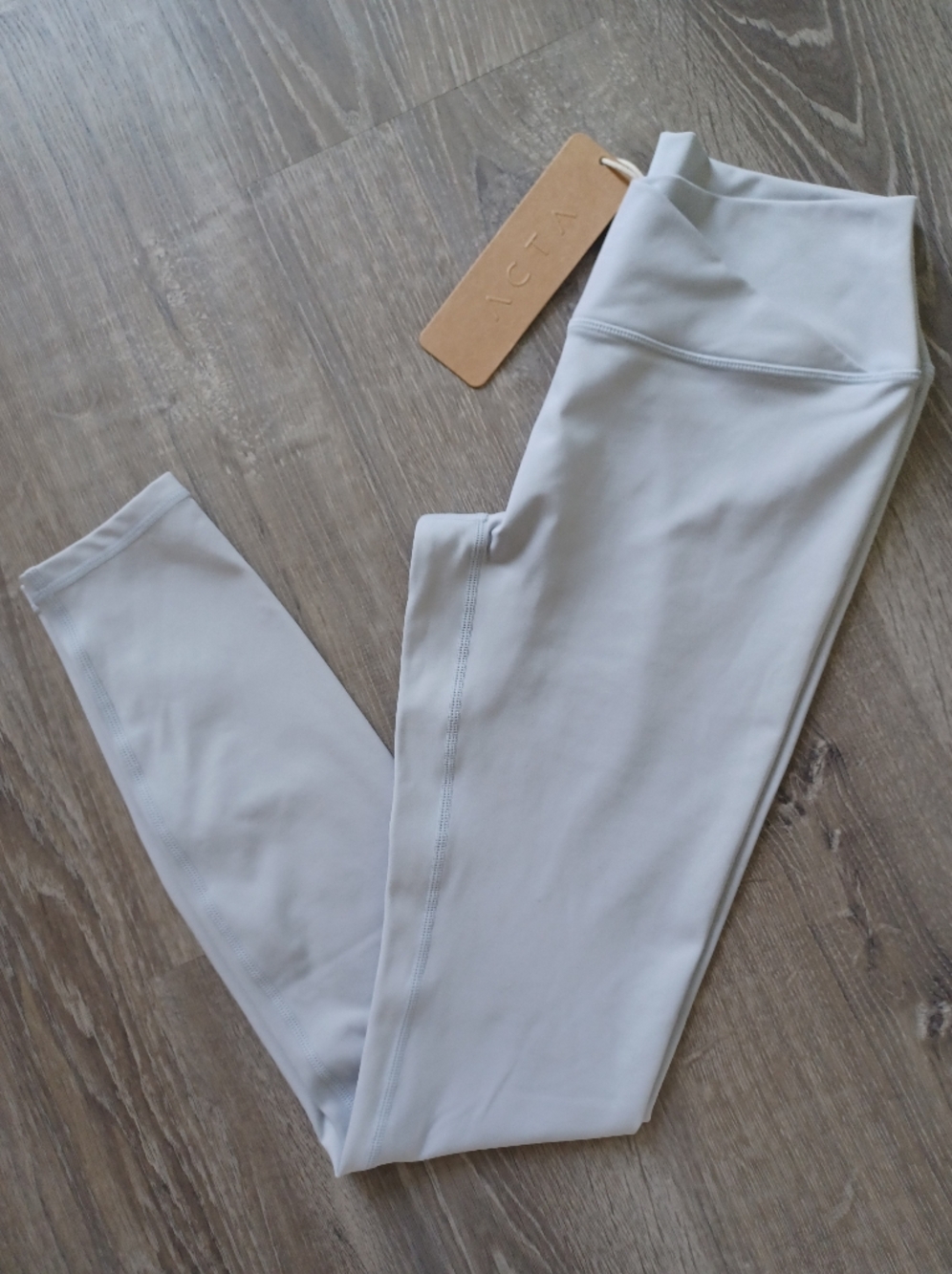 NWT ACTA Crossover High Waist Leggings in Light Gray
